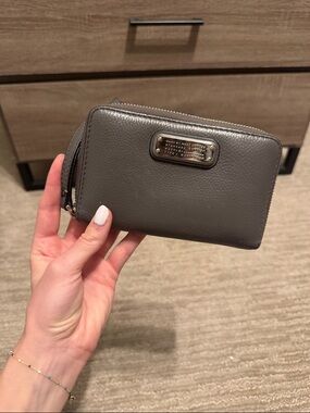 Marc by Marc Jacobs Slate Gray Pebbled Leather Zip wristlet wallet